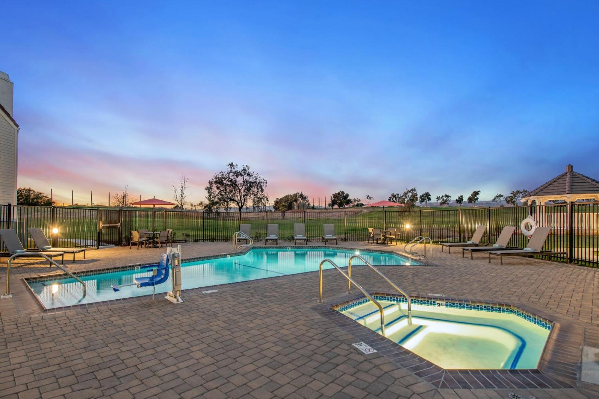 Staybridge Suites Oxnard - River Ridge By Ihg Екстер'єр фото